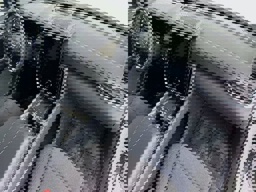 Used 2025 GMC Acadia Elevation image 35