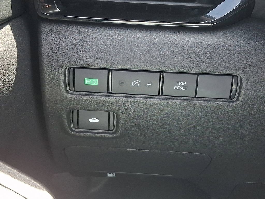 Used 2025 Nissan Sentra SV w/ All-Weather Package FWD image 25