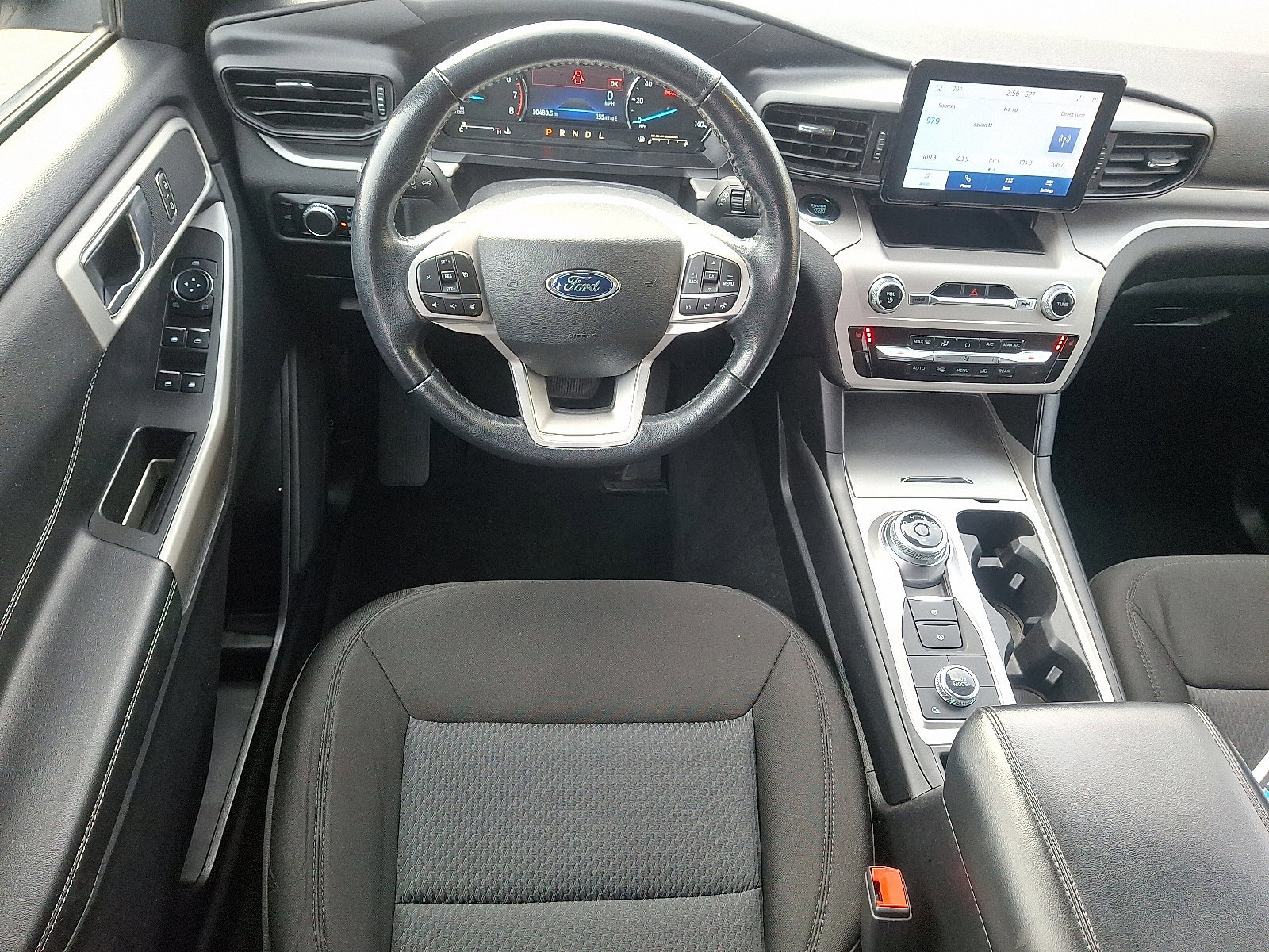 Certified 2022 Ford Explorer XLT w/ Class IV Trailer Tow Package image 11