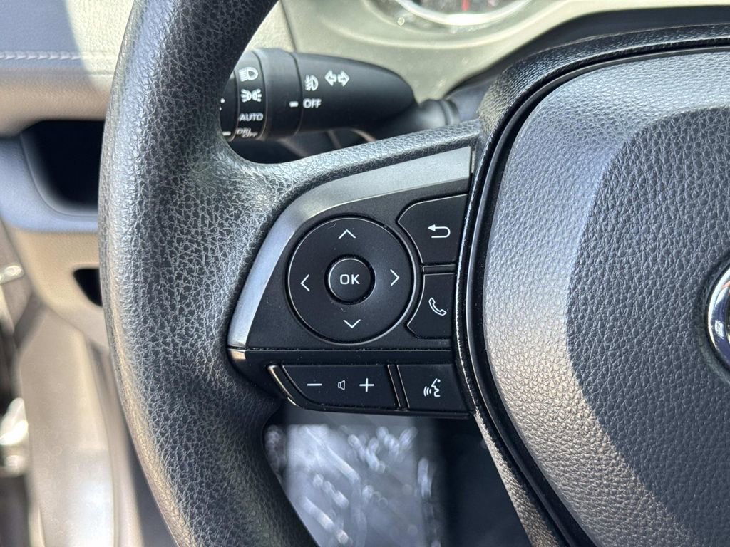 Used 2019 Toyota RAV4 XLE FWD image 10