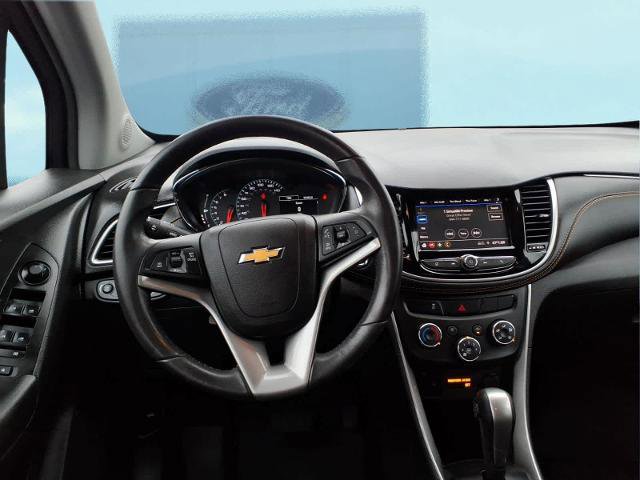 Used 2022 Chevrolet Trax LT w/ LT Convenience Package image 18