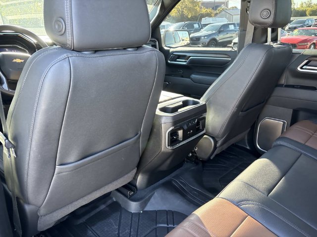Used 2025 Chevrolet Silverado 1500 High Country AWD/4WD image 18