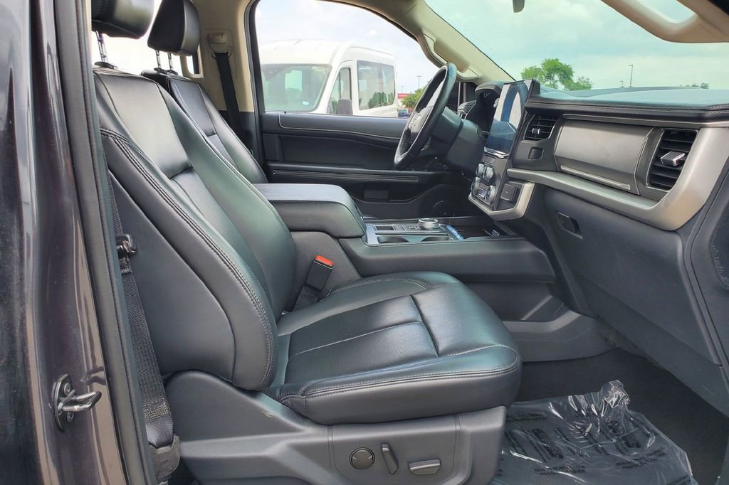 Certified 2024 Ford Expedition Max XLT RWD image 16
