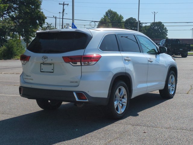 Used 2017 Toyota Highlander Limited FWD image 4