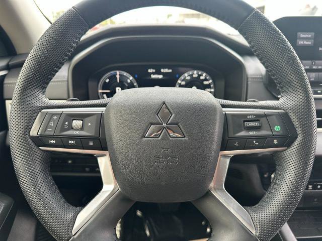 Used 2023 Mitsubishi Outlander 4WD Plug-In Hybrid image 23