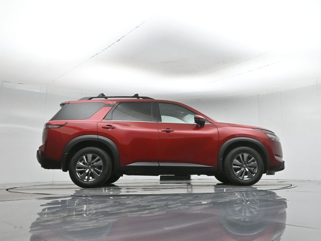 Used 2023 Nissan Pathfinder SV w/ SV Premium Package image 6