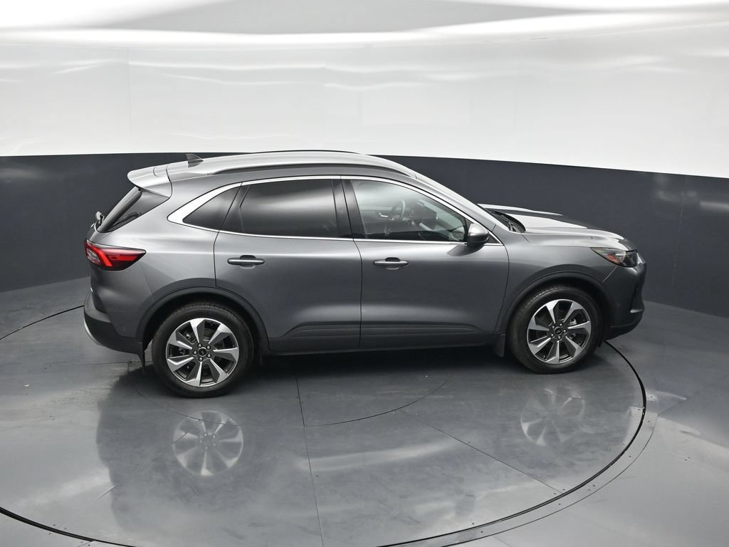 Certified 2023 Ford Escape Platinum w/ Premium Technology Package AWD/4WD image 40