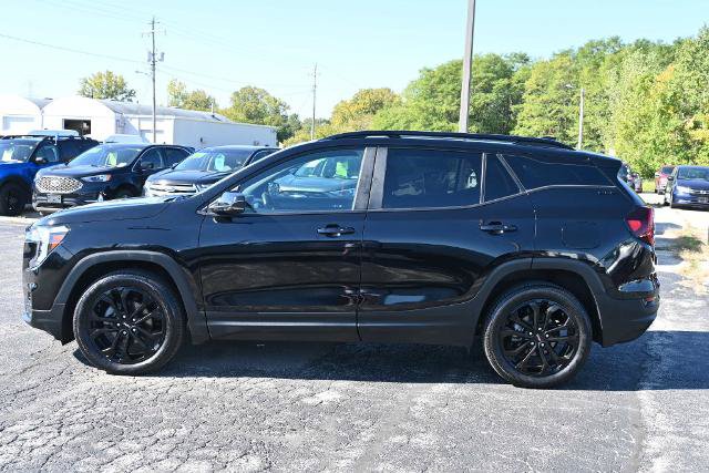 Used 2022 GMC Terrain SLE w/ Driver Convenience Package AWD/4WD image 4