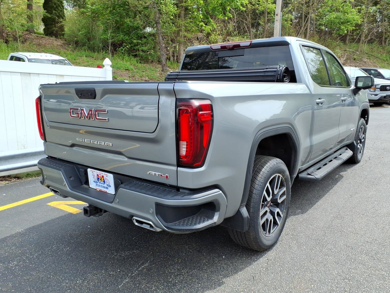 Used 2023 GMC Sierra 1500 AT4 w/ AT4 Premium Package AWD/4WD image 7