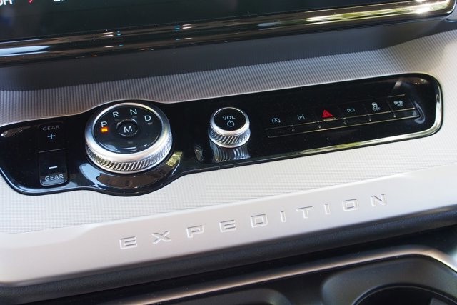 Certified 2025 Ford Expedition Max Active RWD image 26