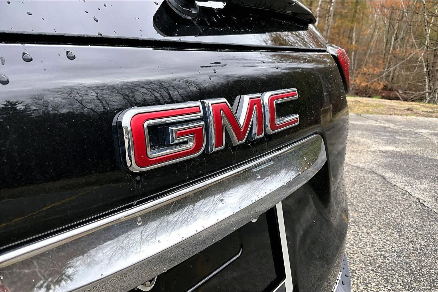 Used 2024 GMC Terrain SLE AWD/4WD image 33