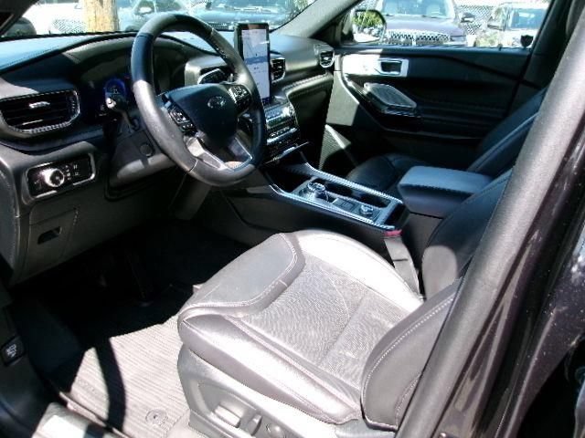 Certified 2022 Ford Explorer Platinum w/ Equipment Group 601A AWD/4WD image 10