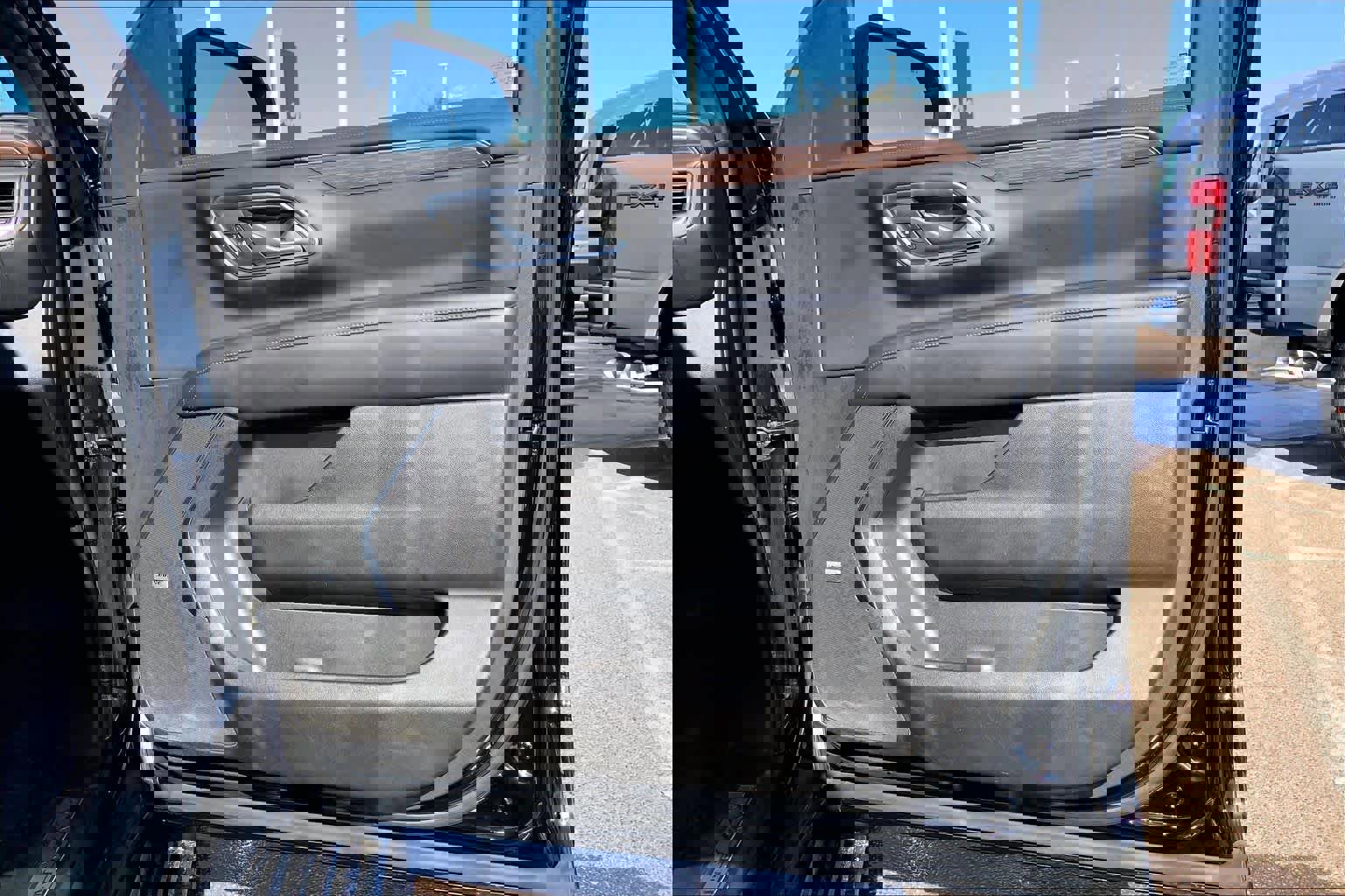 Used 2021 Chevrolet Tahoe High Country image 23