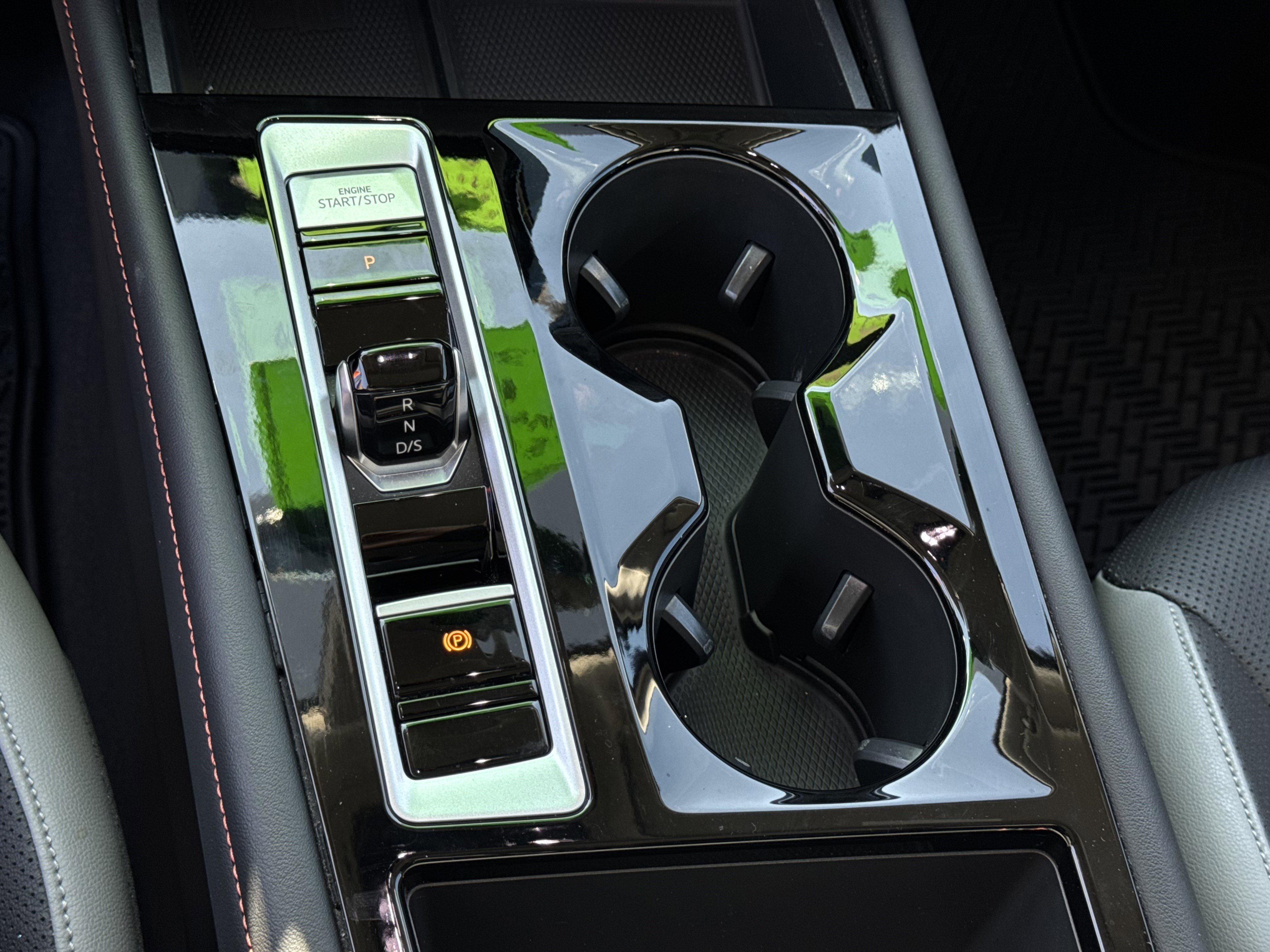 Used 2024 Volkswagen Atlas Peak Edition SE image 24