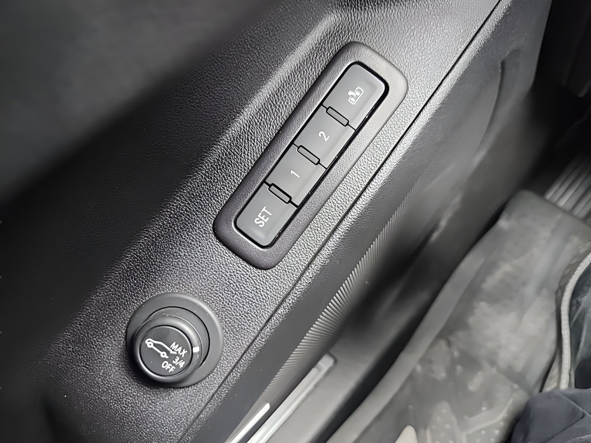 Used 2020 Chevrolet Equinox Premier image 15