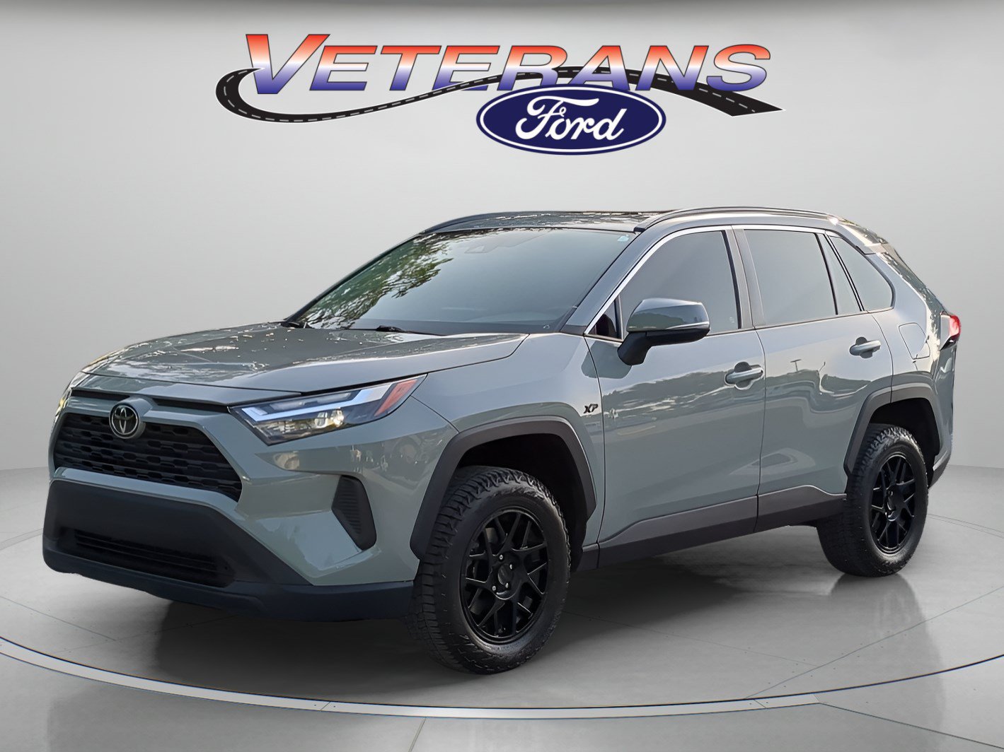 Used 2022 Toyota RAV4 XLE w/ Convenience Package