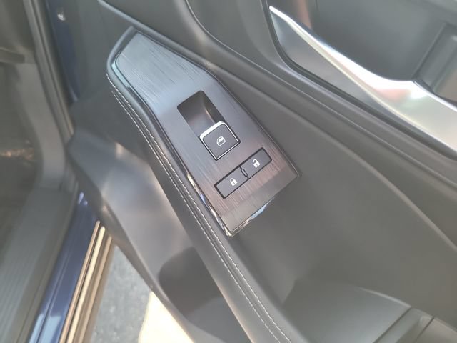 Used 2025 Nissan Rogue SL w/ Tech Package AWD/4WD image 32