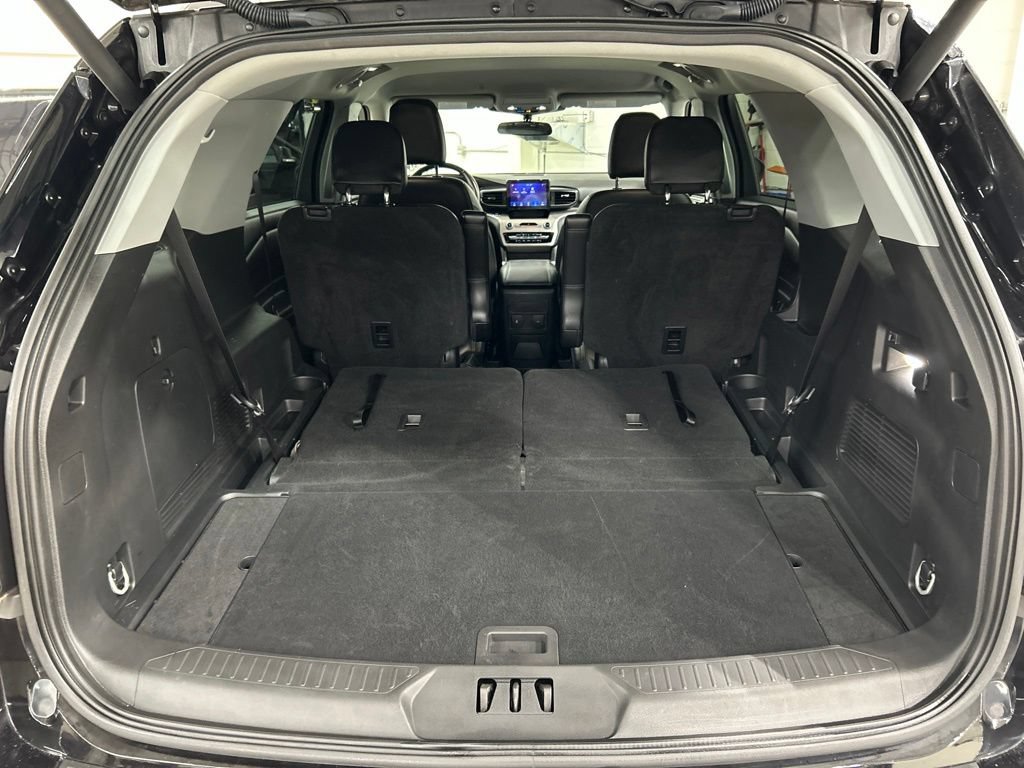 Certified 2023 Ford Explorer XLT w/ Equipment Group 202A AWD/4WD image 29
