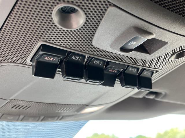 Certified 2019 Ford F250 XLT w/ XLT Premium Package AWD/4WD image 16
