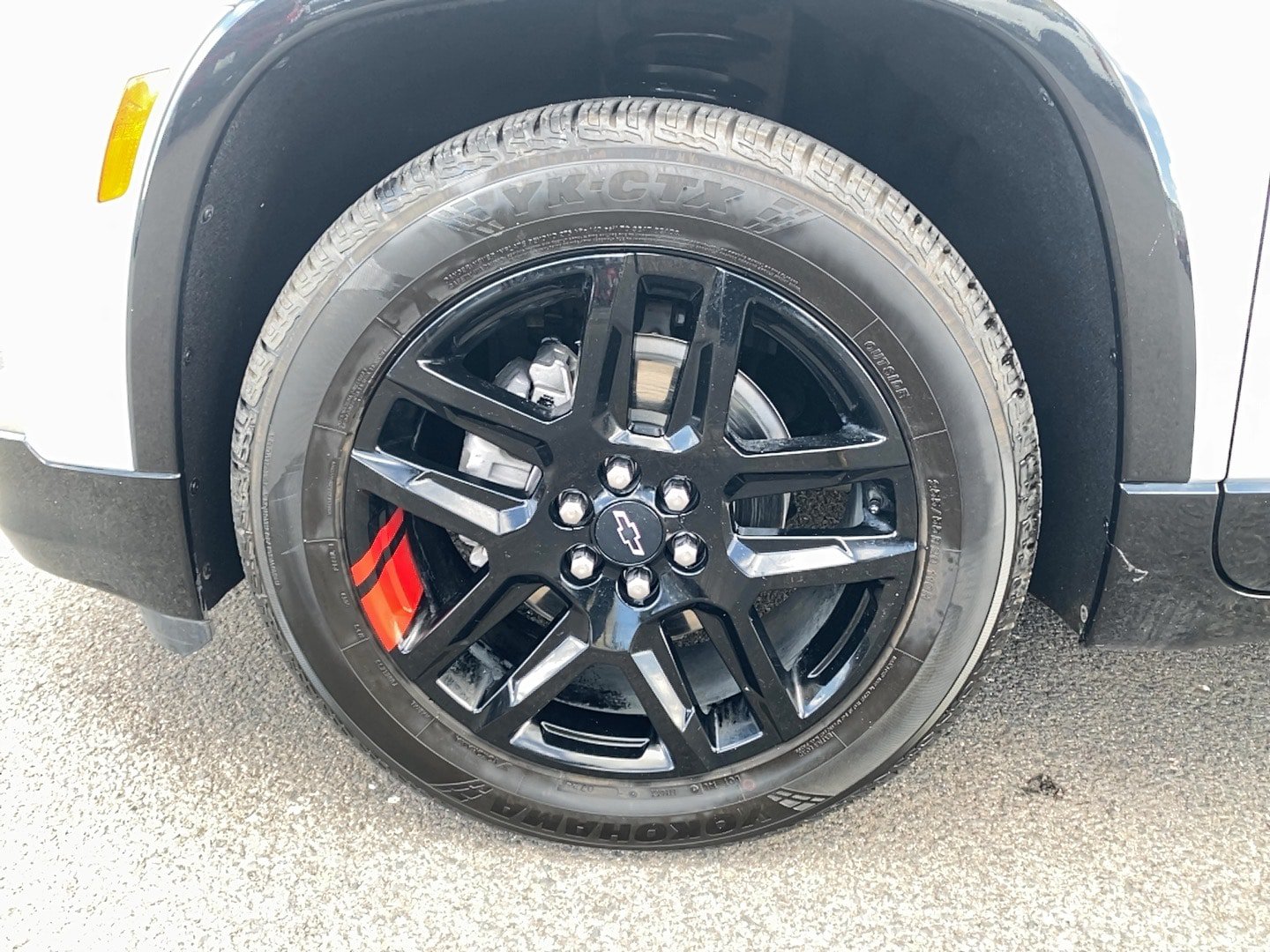 Used 2022 Chevrolet Traverse Premier w/ Redline Edition FWD image 9