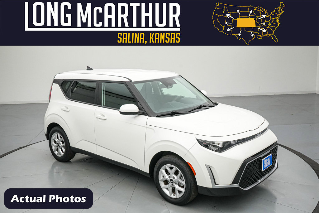Used 2025 Kia Soul LX w/ LX Technology Package FWD image 1