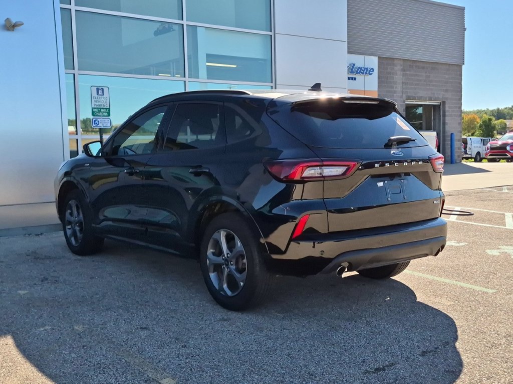 Certified 2024 Ford Escape ST-Line w/ Tech Pack #1 AWD/4WD image 4