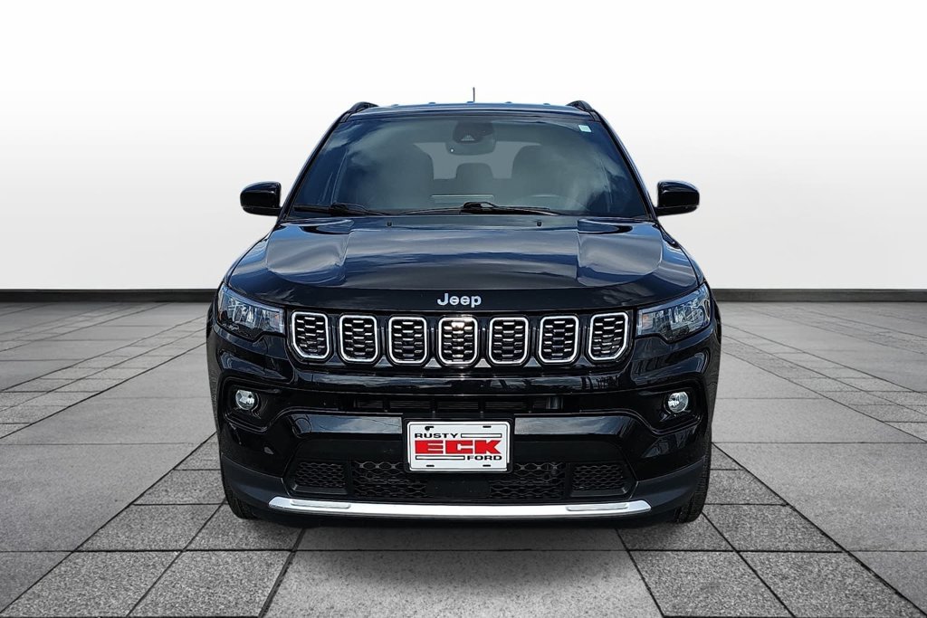Used 2025 Jeep Compass Limited AWD/4WD image 2