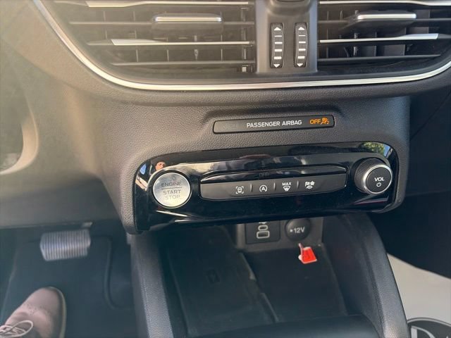 Certified 2025 Ford Escape Platinum AWD/4WD image 8