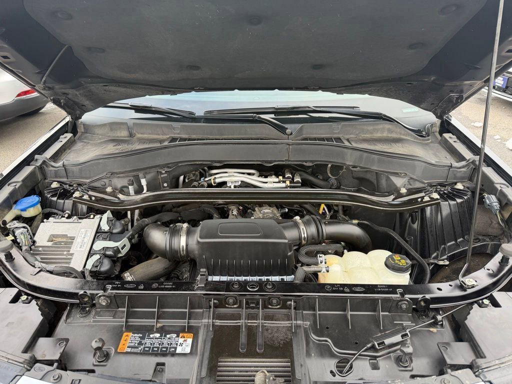Certified 2021 Ford Explorer Platinum w/ Equipment Group 601A image 20