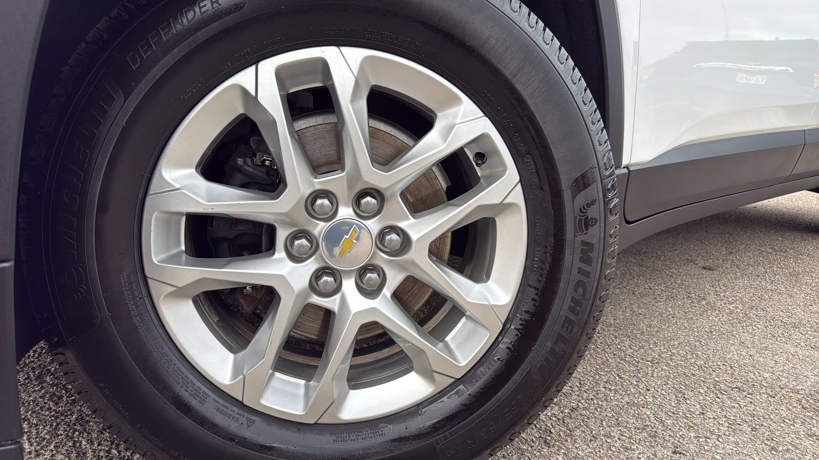 Used 2022 Chevrolet Traverse LS w/ LPO, Cargo Package FWD image 29
