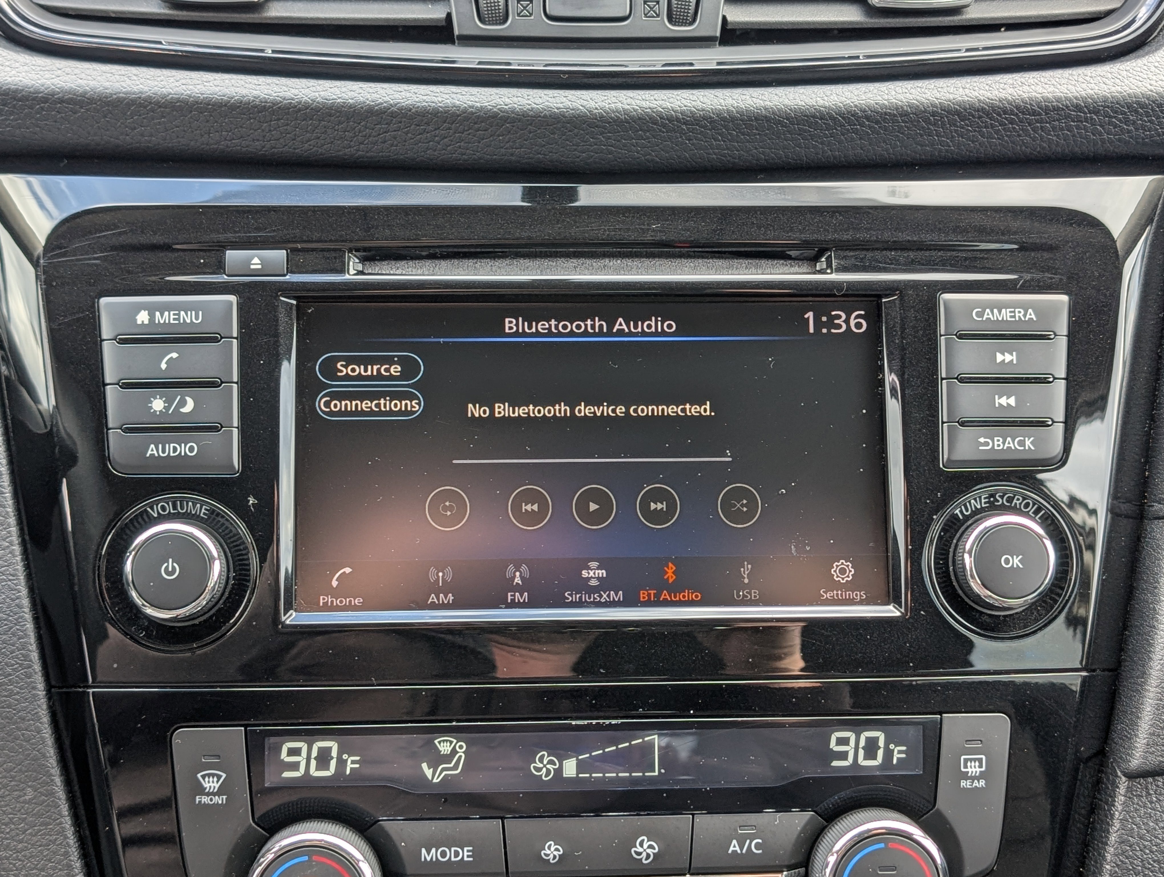 Used 2018 Nissan Rogue SV image 27