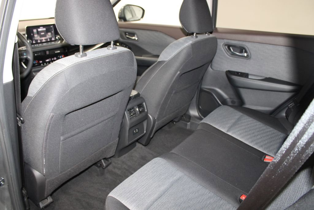 Used 2021 Nissan Rogue SV FWD image 23