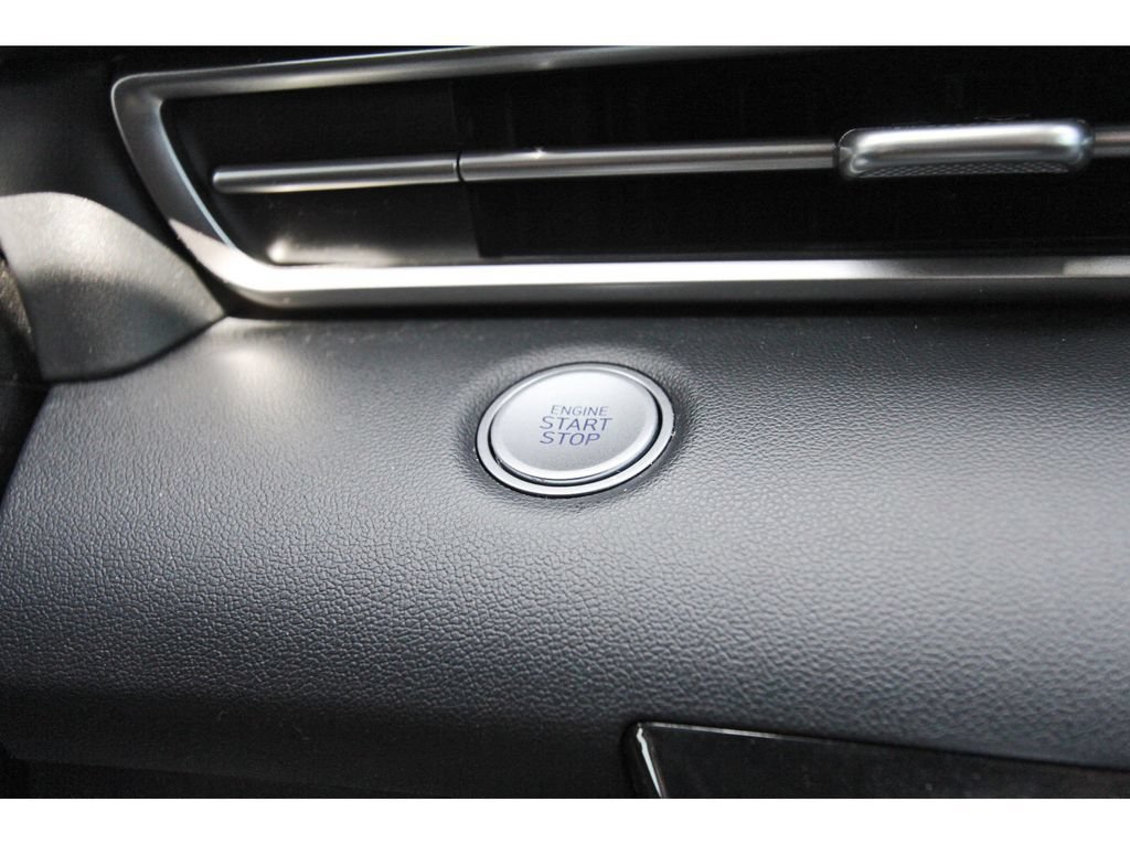 Used 2022 Hyundai Elantra SEL w/ Convenience Package FWD image 19