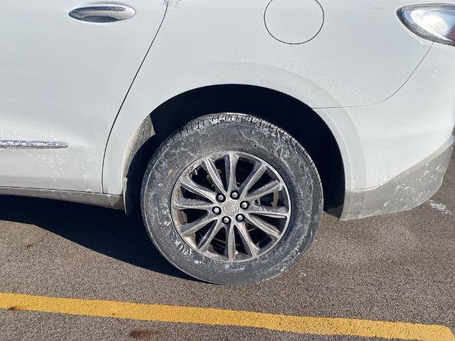 Used 2022 Buick Enclave Essence image 14