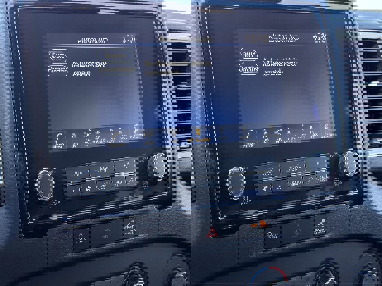 Used 2024 Nissan Frontier SV image 17