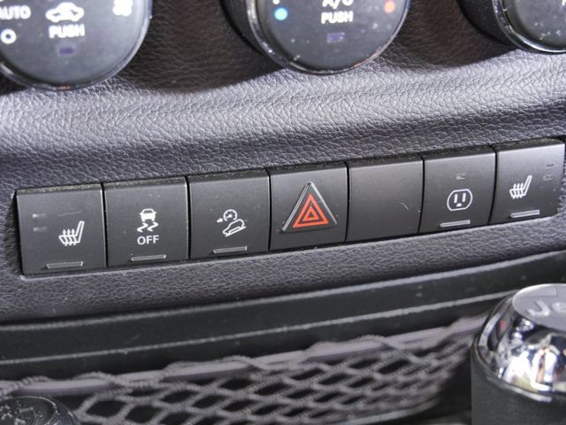 Used 2017 Jeep Wrangler Unlimited Sahara AWD/4WD image 31