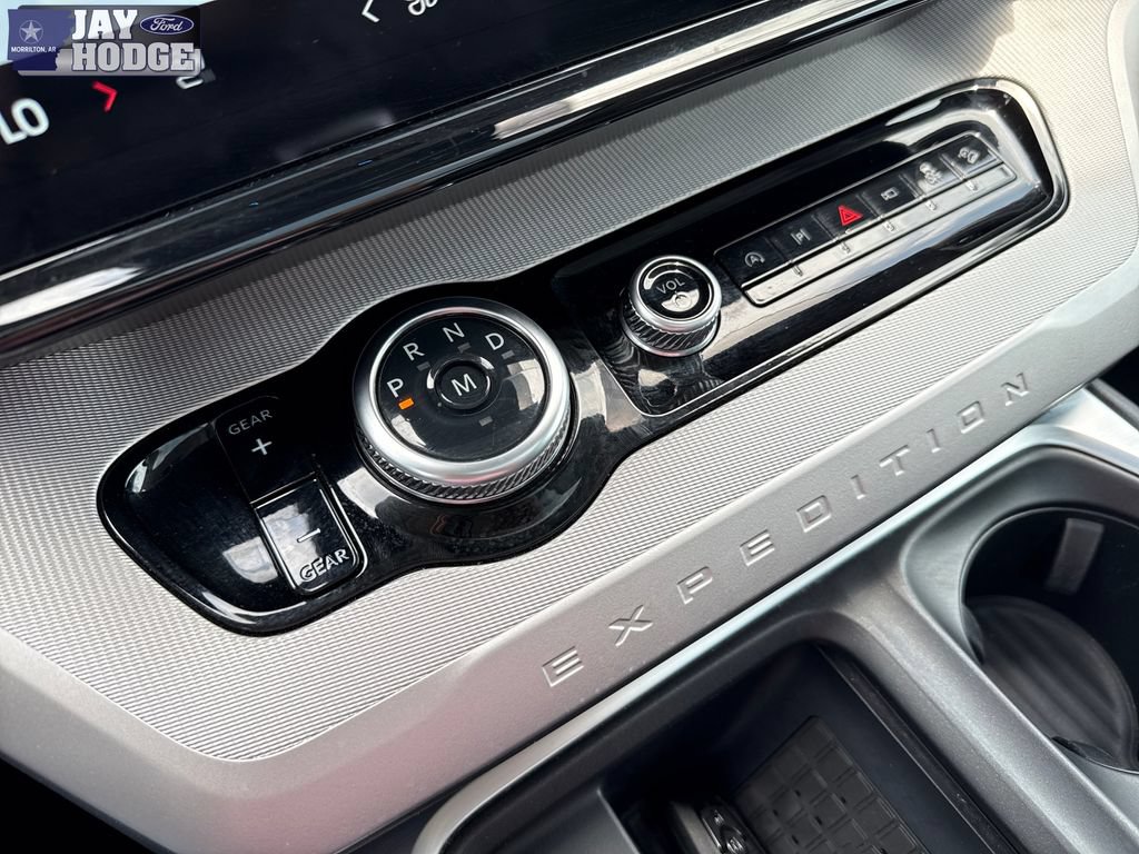 Certified 2025 Ford Expedition Active AWD/4WD image 28