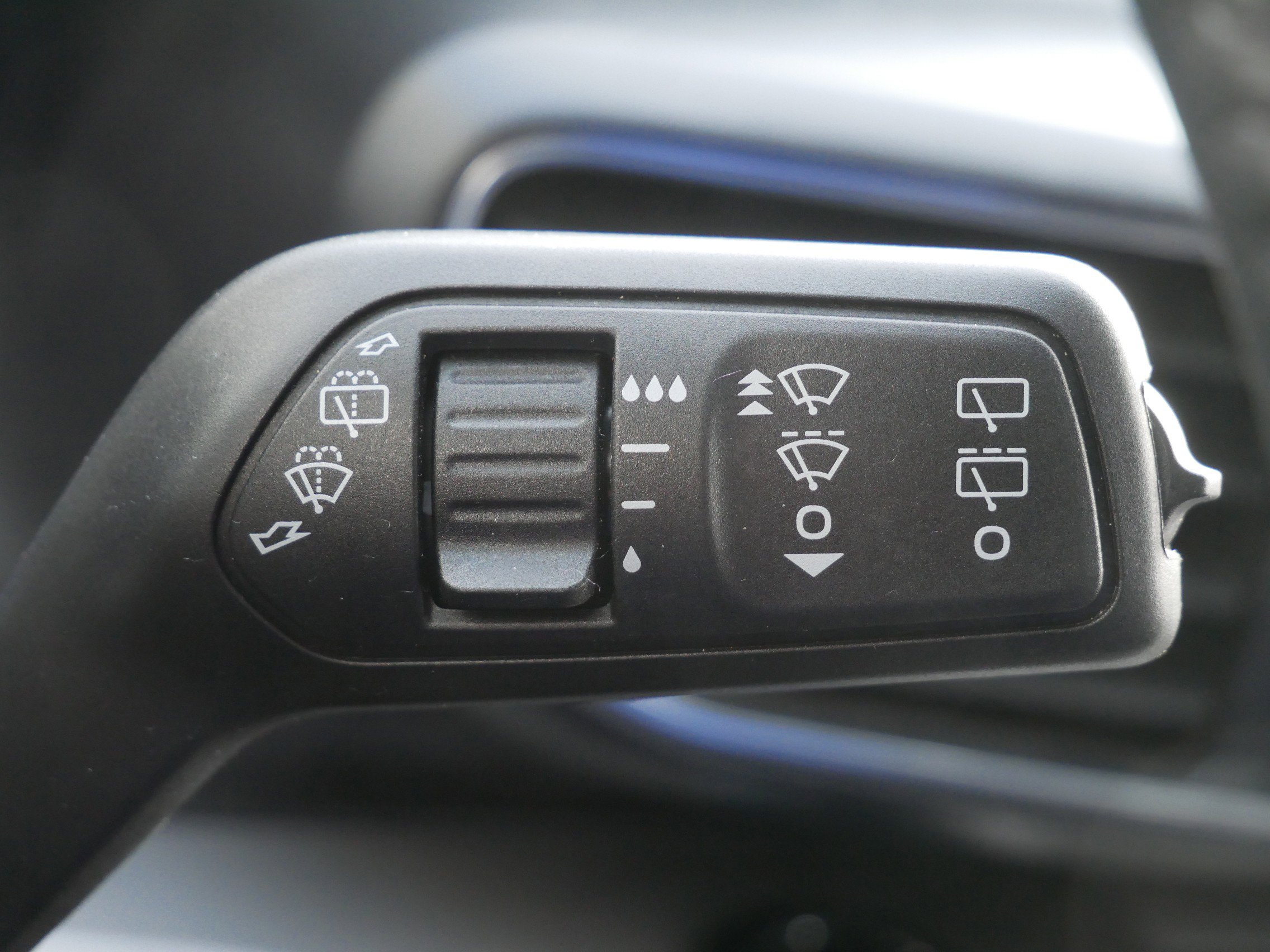 Certified 2022 Ford Explorer XLT w/ Equipment Group 202A image 20