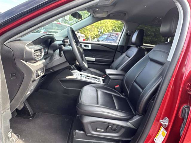Certified 2023 Ford Explorer XLT w/ Equipment Group 202A AWD/4WD image 8