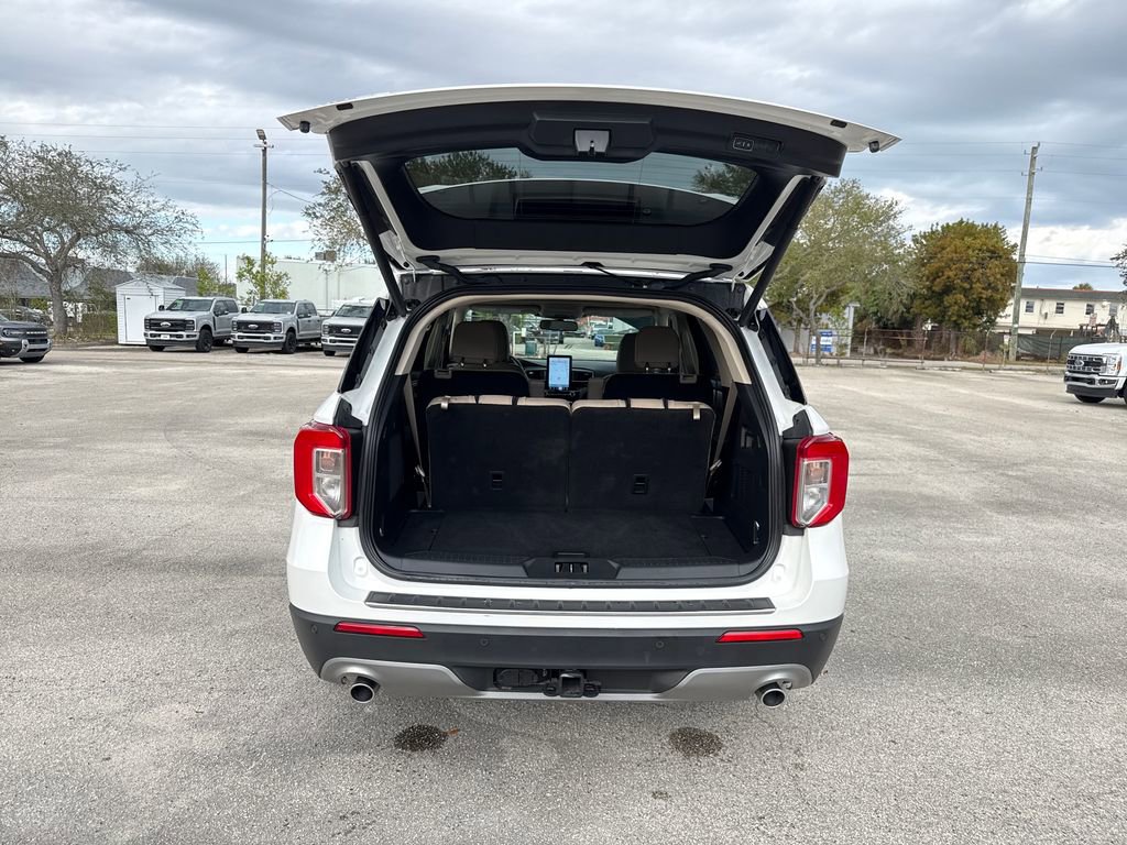 Certified 2024 Ford Explorer Limited w/ Limited Technology Package image 30