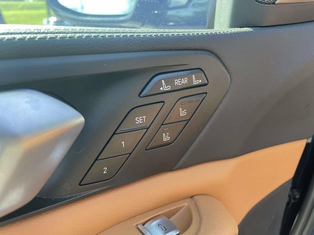 Used 2021 BMW X7 M50i w/ Cold Weather Package AWD/4WD image 23
