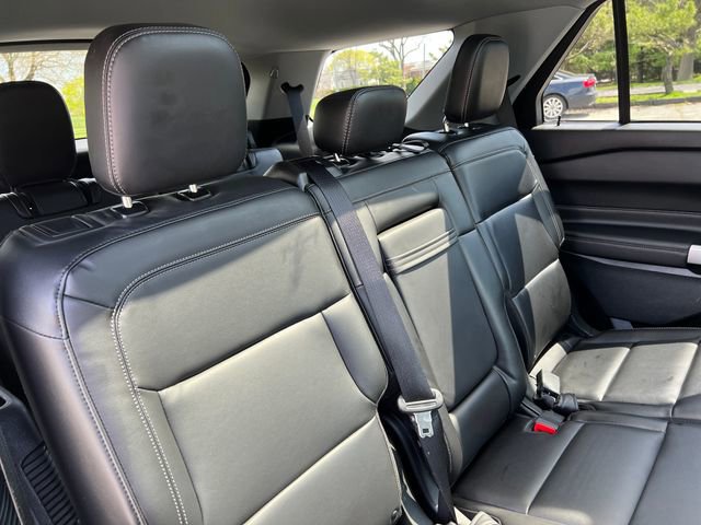 Certified 2022 Ford Explorer XLT w/ Equipment Group 202A AWD/4WD image 33