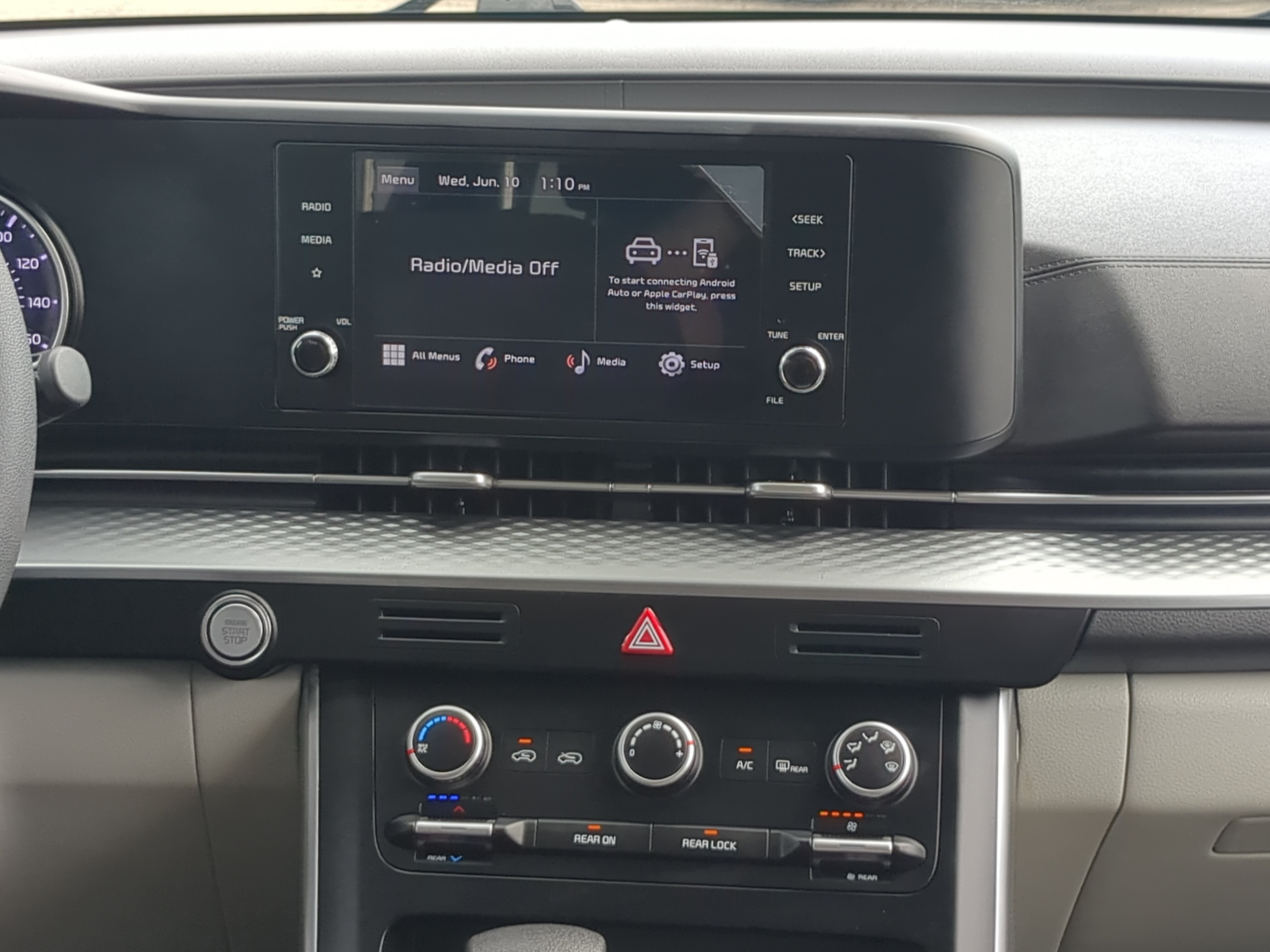 Used 2023 Kia Carnival LX FWD image 16