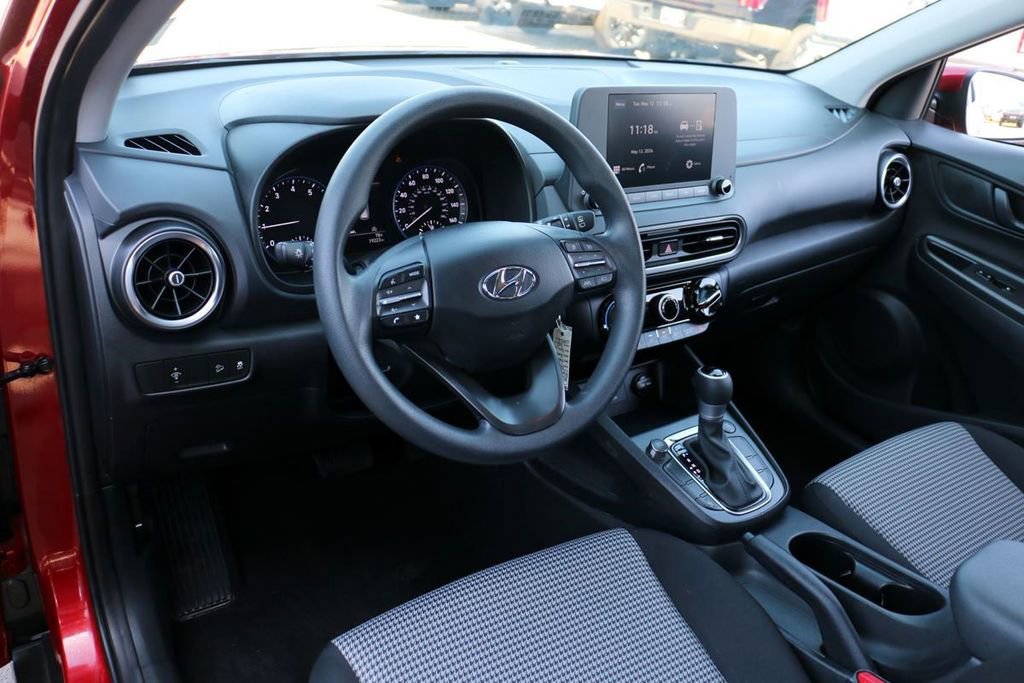 Used 2023 Hyundai Kona SE AWD/4WD image 16