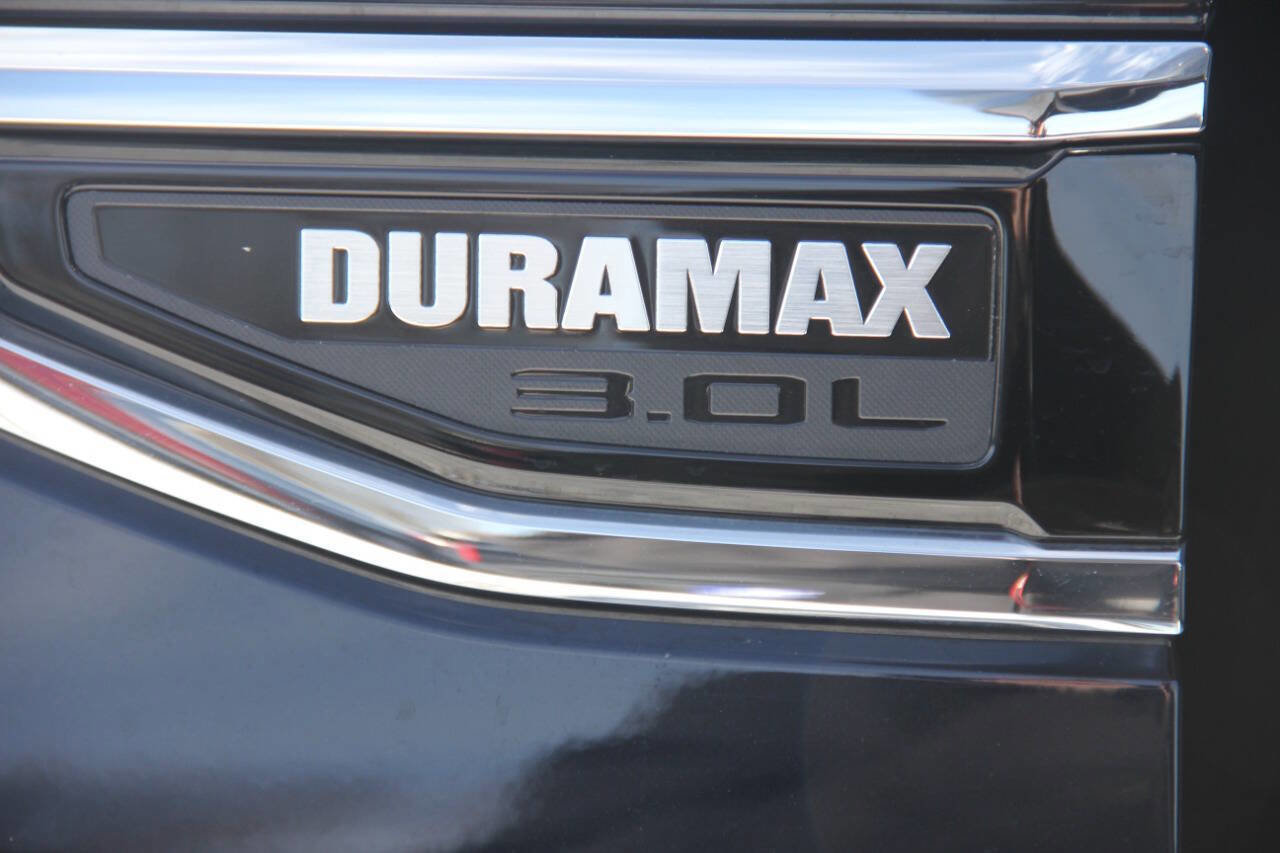 Used 2023 GMC Yukon XL SLT image 12