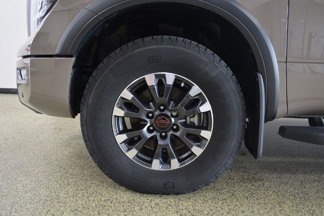 Used 2023 Nissan Titan PRO-4X w/ Pro-4x Convenience Package AWD/4WD image 11