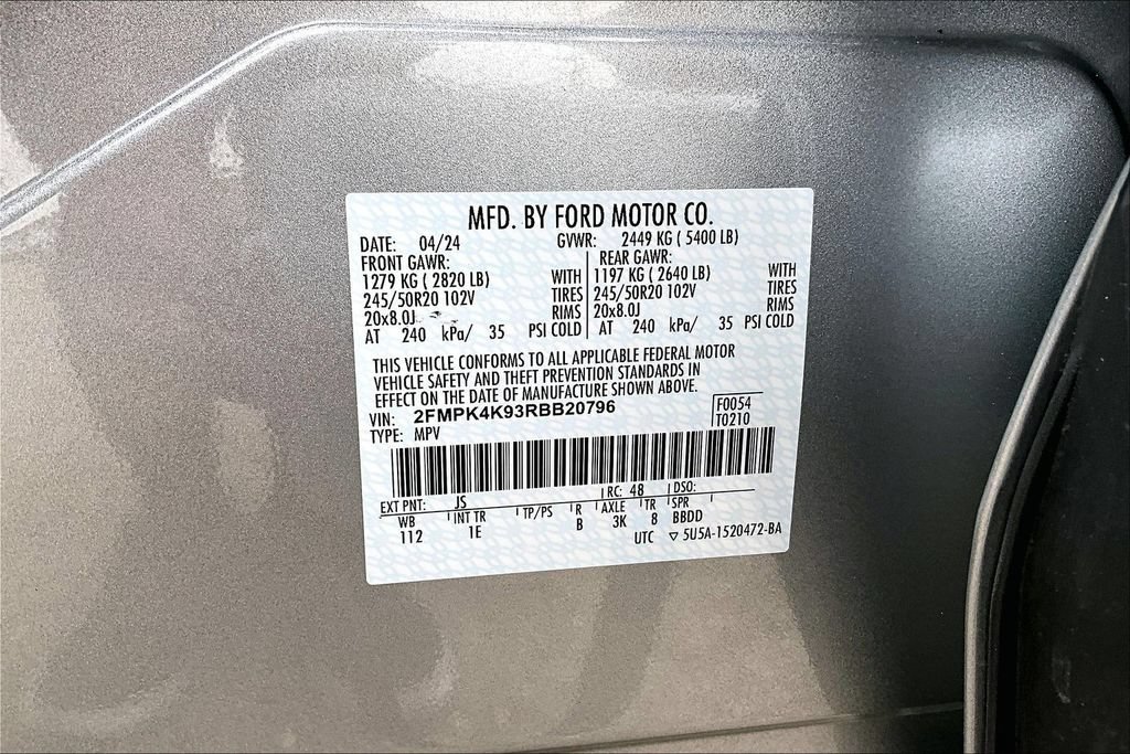 Certified 2024 Ford Edge Titanium w/ Equipment Group 301A AWD/4WD image 35