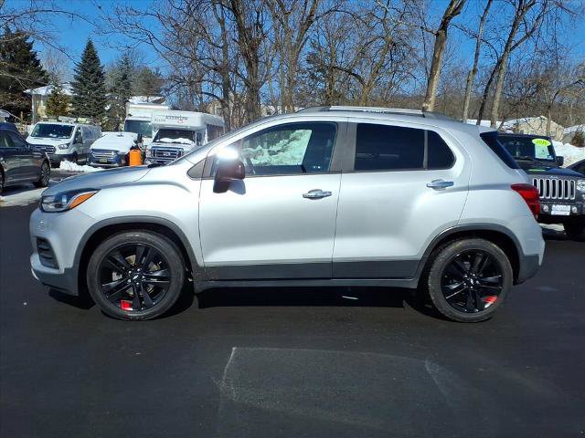 Used 2019 Chevrolet Trax LT w/ Redline Edition image 2