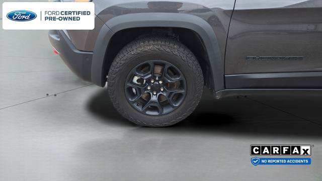 Used 2023 Jeep Cherokee Trailhawk w/ Trailer Tow Group AWD/4WD image 34