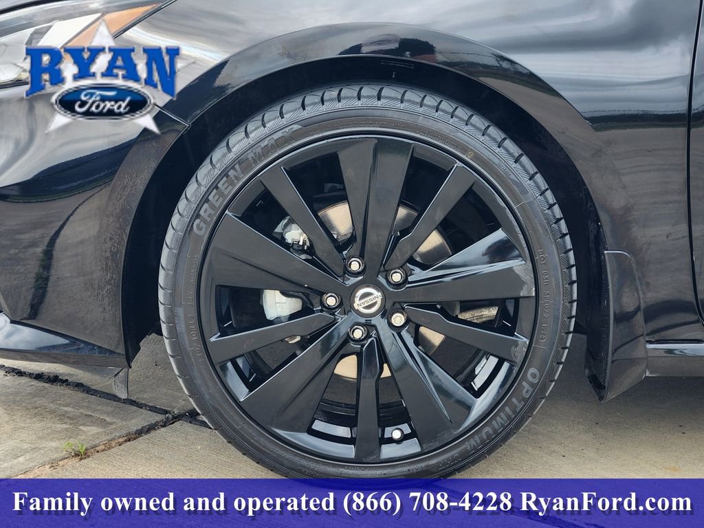 Used 2022 Nissan Altima 2.5 SR w/ Midnight Edition Package FWD image 7